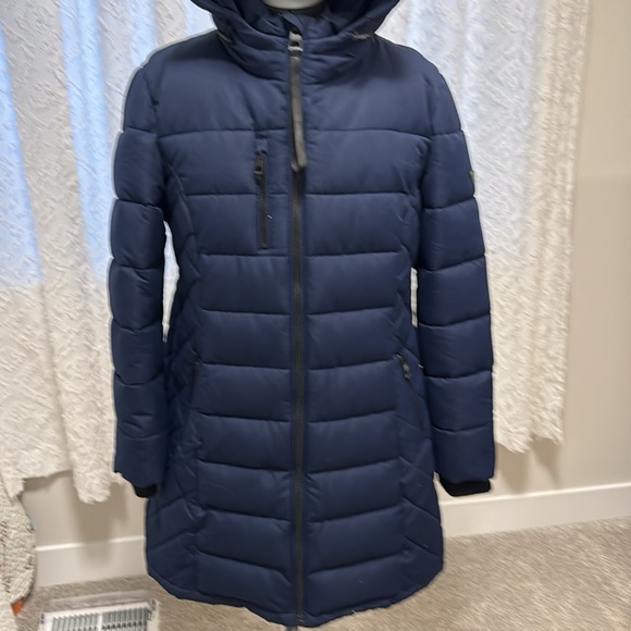 Guess Coat - Picture 2 of 9